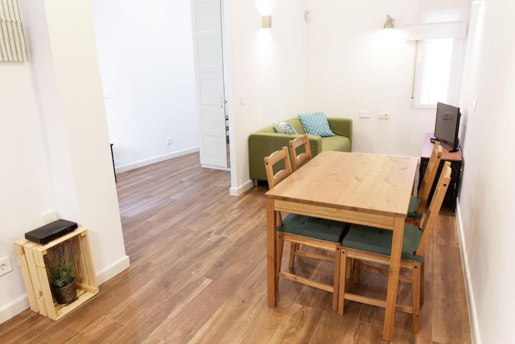Encantador Apartamento Reformado En Tetuan By Bebalmy Madrid Esterno foto